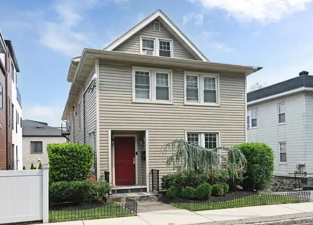 Property at 743 Undercliff Ave Apt 1, Edgewater, NJ, 07020, 3 beds, 2 baths, [object Object]