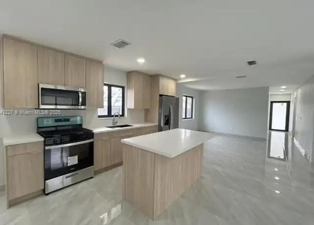 Property at 3765 SW 122nd Pl, Miami, FL, 33175, 5 beds, 4 baths, [object Object]