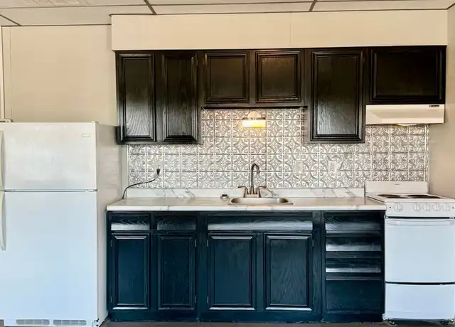 Property at 104 Main St E Unit 4, Valley City, ND, 58072, 1 bed, 1 bath, [object Object]
