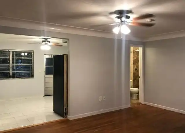 Property at 629 Park Ct, Hollywood, FL, 33020, 2 beds, 2 baths, [object Object]
