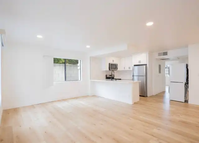 Property at 1031 N Orange Grove Ave Unit 101, West Hollywood, CA, 90046, 2 beds, 2 baths, [object Object]