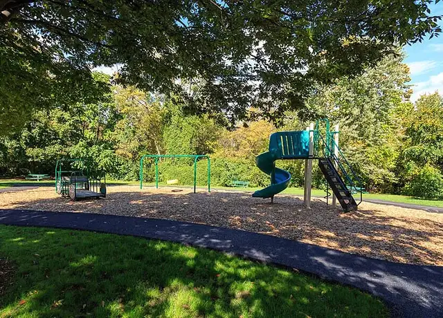 Photo of 141 Willowdale Dr, Frederick, MD 21702