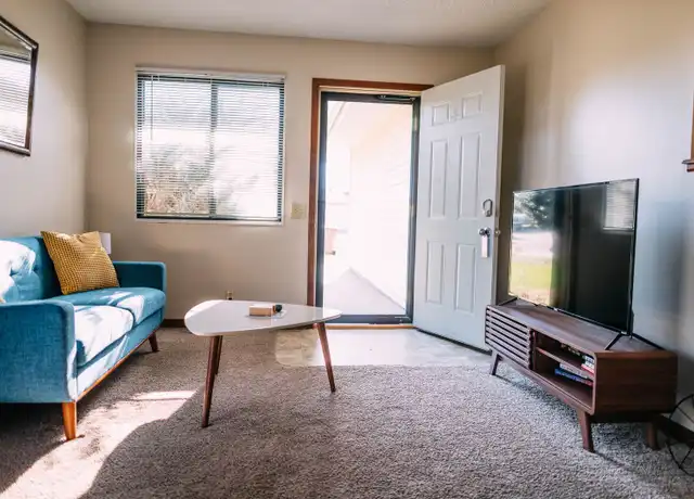 Property at 3701 Paxton Dr Unit 3703, Lincoln, NE, 68521, 2 beds, 1 bath, [object Object]