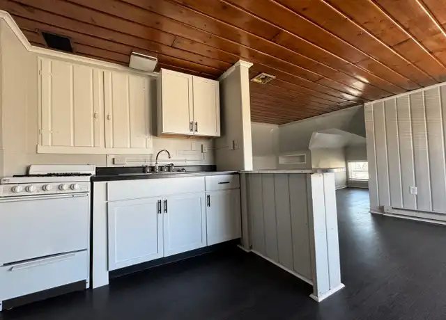 Property at 1527 Ohio St Apt 4, Terre Haute, IN, 47807, 1 bed, 1 bath, [object Object]