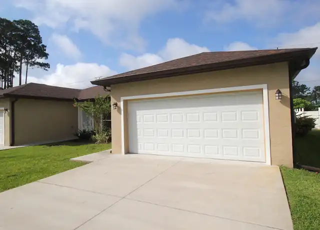 Property at 23 Empress Ln, Palm Coast, FL, 32164, 4 beds, 2 baths, [object Object]