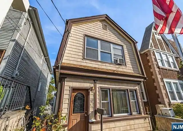 Property at 13 Beverly Pl, Edgewater, NJ, 07020, 1 bed, 1 bath, [object Object]