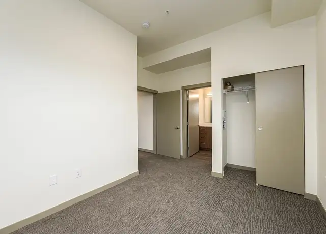 Photo of 430 W Stuart Rd, Bellingham, WA 98226
