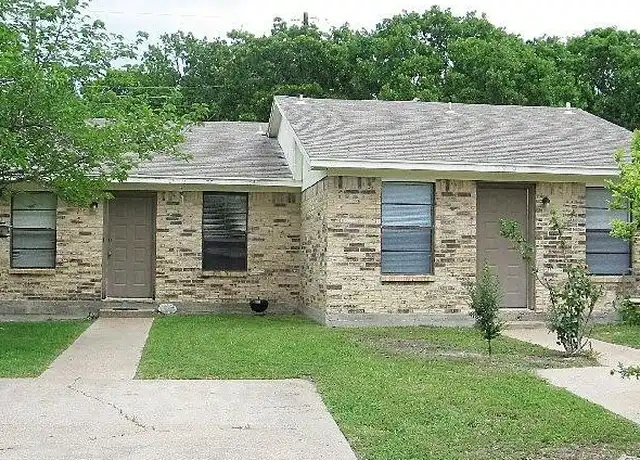 Property at 2819 Forest Bnd, Bryan, TX, 77801, 2 beds, 1 bath, [object Object]