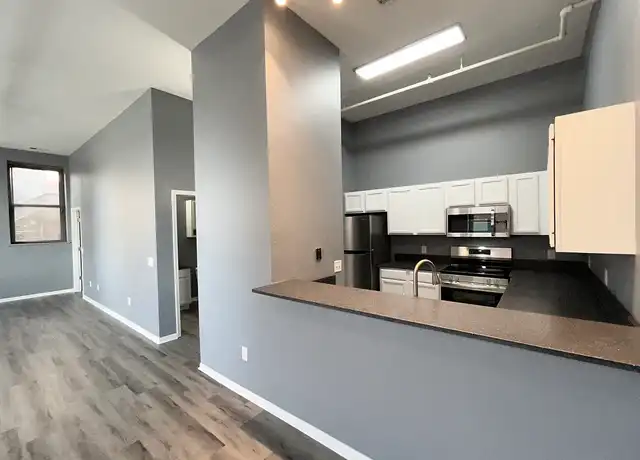 Property at The Drake - 2116 Leavenworth St, Omaha, NE, 68102, 1-3 bed, 1-2 bath, [object Object]