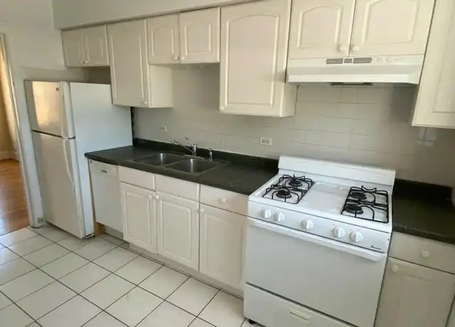 Property at 830 Reba Pl, Evanston, IL, 60202, 1 bed, 1 bath, [object Object]