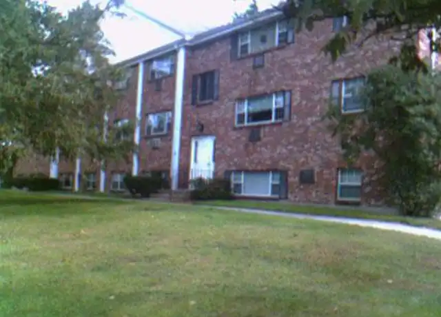 Property at Grafton Colonial Apartments - 299 Upton St, Grafton, MA, 01519, 2 beds, 1 bath, [object Object]