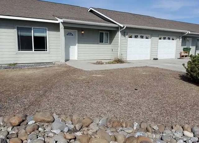 Property at 7524 McDougal Ave NE Unit A, Moses Lake, WA, 98837, 2 beds, 1.5 baths, [object Object]