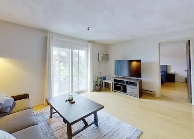 Property at 115 W Squantum St, Quincy, MA, 02171, 1 bed, 1 bath, [object Object]