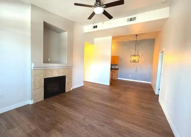 Property at 2305 W Horizon Ridge Pkwy, Henderson, NV, 89052, 3 beds, 2 baths, [object Object]