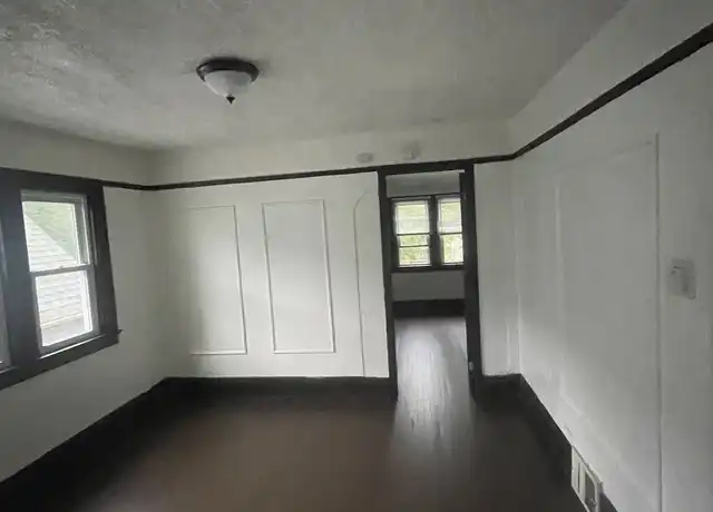 Property at 3203 N 16th St, Milwaukee, WI, 53206, 2 beds, 1 bath, [object Object]