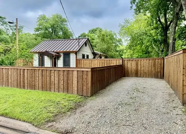Property at 1315 S Rusk St, Sherman, TX, 75090, 1 bed, 1 bath, [object Object]