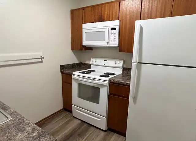 Property at 3121 Kingman Blvd Unit 13, Des Moines, IA, 50311, 1 bed, 1 bath, [object Object]