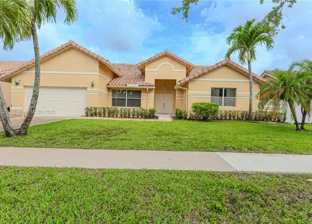 Property at 16176 NW 14th Ct Unit 16176, Pembroke Pines, FL, 33028, 4 beds, 2 baths, [object Object]