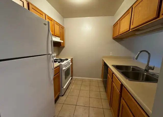 Property at 5810 Meadows Dr Unit 5807D, Fort Wayne, IN, 46804, 2 beds, 2 baths, [object Object]