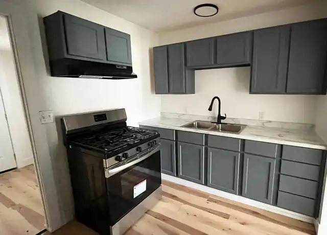Property at 301 Cobb St, East Alton, IL, 62024, 2 beds, 1 bath, [object Object]