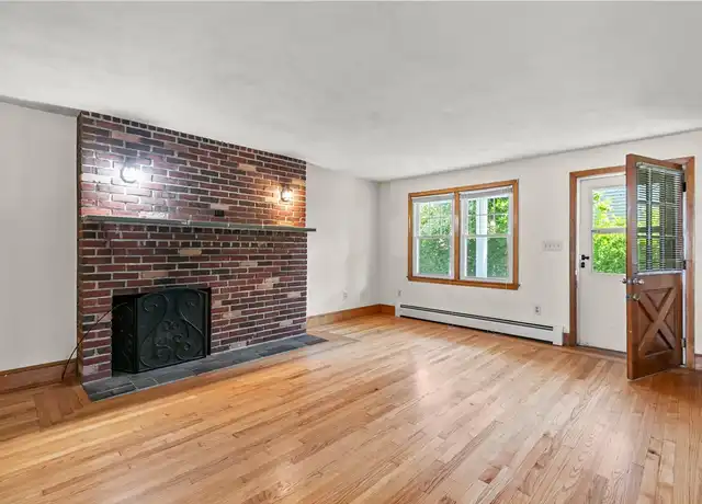 Property at 17 Shields St Unit A, Newport, RI, 02840, 2 beds, 1 bath, [object Object]