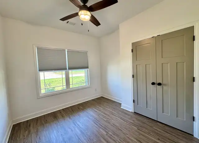Property at 8 Summertide Dr, Phenix City, AL, 36869, 3 beds, 2 baths, [object Object]