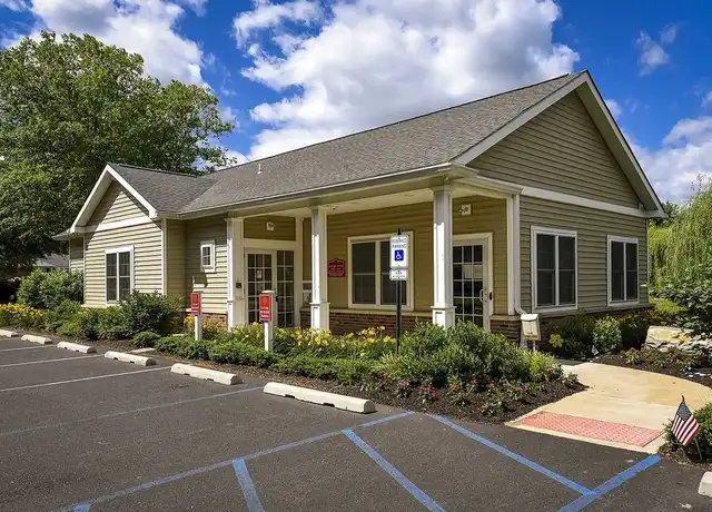 Property at Country Manor Apartments - 2151 Lincoln Hwy, Levittown, PA, 19056, 1-2 bed, 1 bath, [object Object]