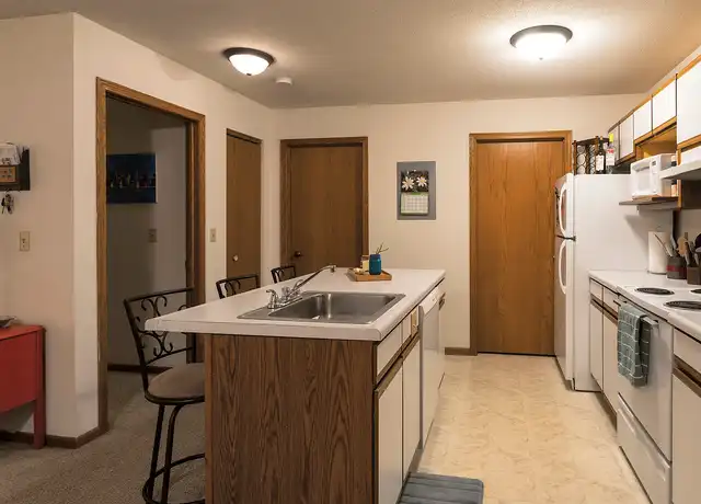 Property at Valley Manor Apartments - 52 Links Ln, Winona, MN, 55987, 1 bed, 1 bath, [object Object]