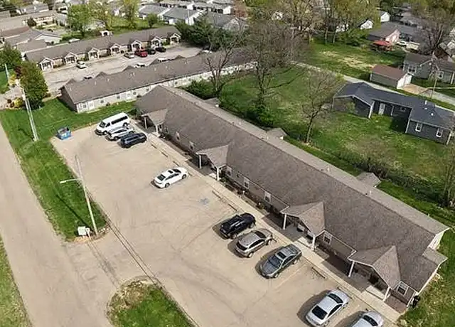 Property at Applewood Apartments - 834 Electric St, Farmington, MO, 63640, 2 beds, 1 bath, [object Object]