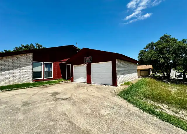 Property at 1902 West Ln Unit B, Kerrville, TX, 78028, 3 beds, 2 baths, [object Object]