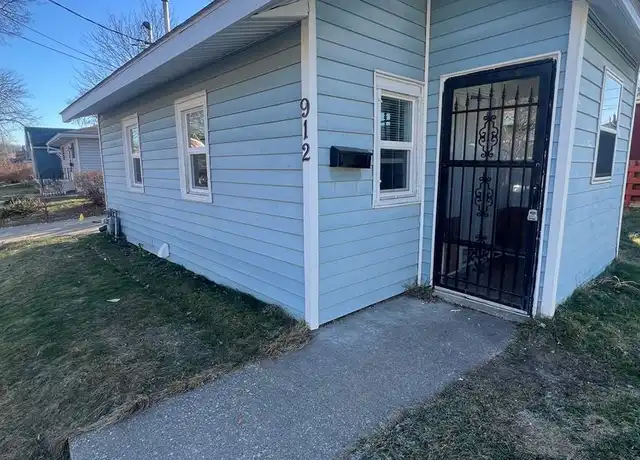 Property at 912 Redfield St, La Crosse, WI, 54601, 2 beds, 1 bath, [object Object]