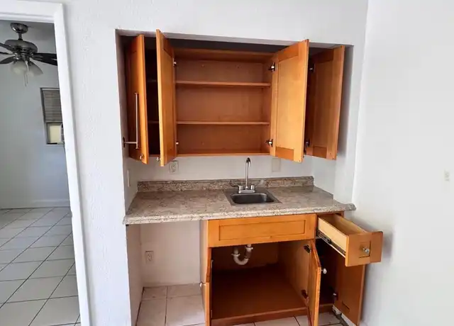 Property at 579 NW 41st St Unit D, Oakland Park, FL, 33309, 1 bed, 1 bath, [object Object]