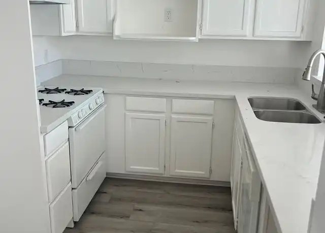 Property at 521 S Manhattan Pl Unit 207, Los Angeles, CA, 90020, 1 bed, 1 bath, [object Object]