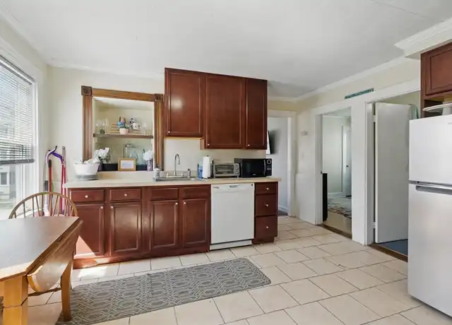 Property at 298 S Main St Unit 2, Attleboro, MA, 02703, 2 beds, 1 bath, [object Object]