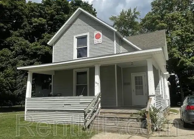 Property at 1015 S Lansing St, Mount Pleasant, MI, 48858, 5 beds, 1.5 baths, [object Object]