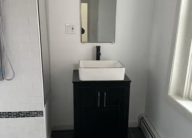 Property at 46 Gesler St Unit 2, Providence, RI, 02909, 2 beds, 1 bath, [object Object]