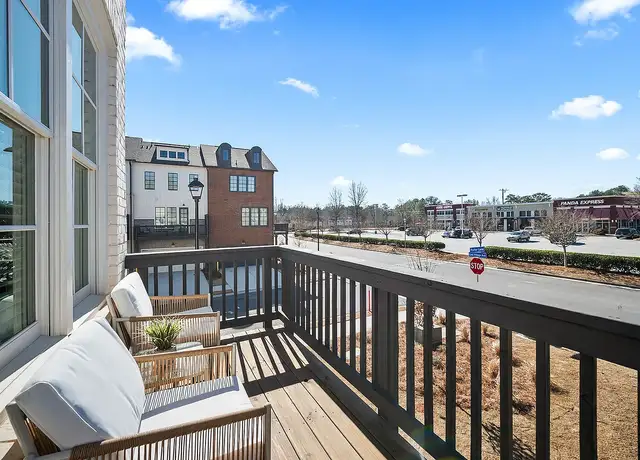 Photo of 101 Porter LN, Johns Creek, GA 30022