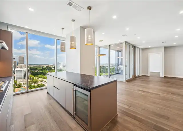 Property at 1711 Allen Pkwy #2002, Houston, TX, 77019, 1 bed, 1.5 baths, [object Object]