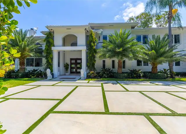 Property at 7201 Ponce de Leon Rd, Miami, FL, 33143, 6 beds, 5 baths, [object Object]