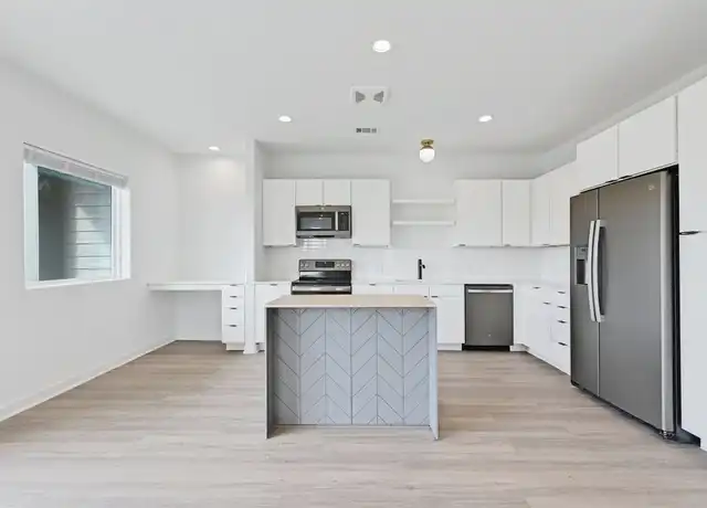 Property at 100 W Mockingbird Ln #301, Austin, TX, 78745, 2 beds, 2 baths, [object Object]