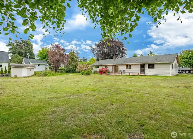 Property at 924 Pine St, Lynden, WA, 98264, 3 beds, 2 baths, [object Object]