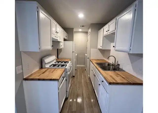 Property at 6802 Aries Ln Unit B, Austin, TX, 78724, 3 beds, 1 bath, [object Object]