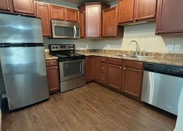 Property at 250 W Hills Ln, Waterloo, IA, 50701, 2 beds, 2 baths, [object Object]