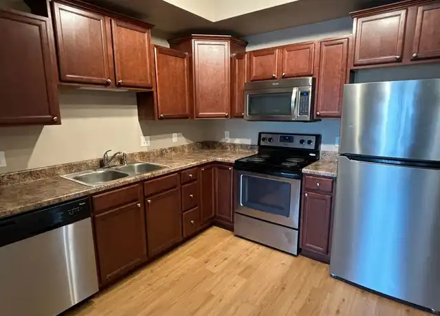 Property at 250 W Hills Ln, Waterloo, IA, 50701, 2 beds, 2 baths, [object Object]
