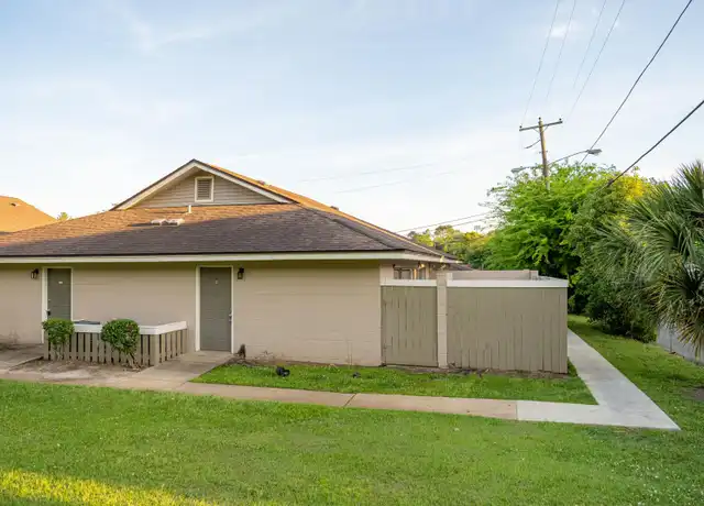Property at 2241 W Pensacola St #80, Tallahassee, FL, 32304, 1 bed, 1 bath, [object Object]