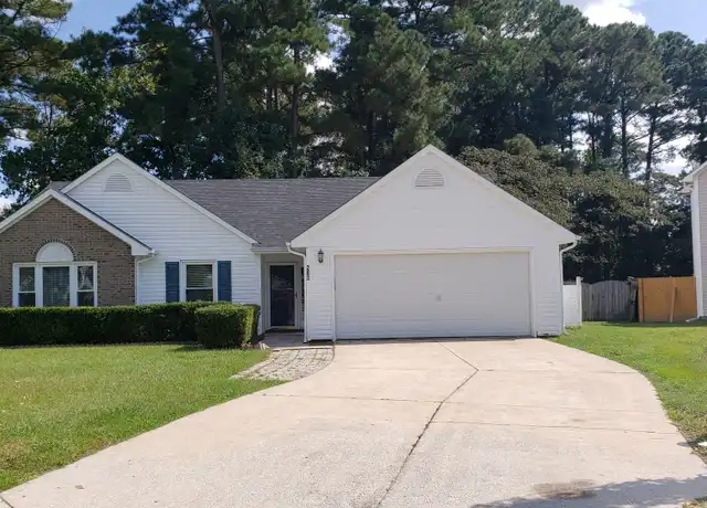 Property at 203 S Carlisle Ct, Jacksonville, NC, 28546, 3 beds, 2 baths, [object Object]