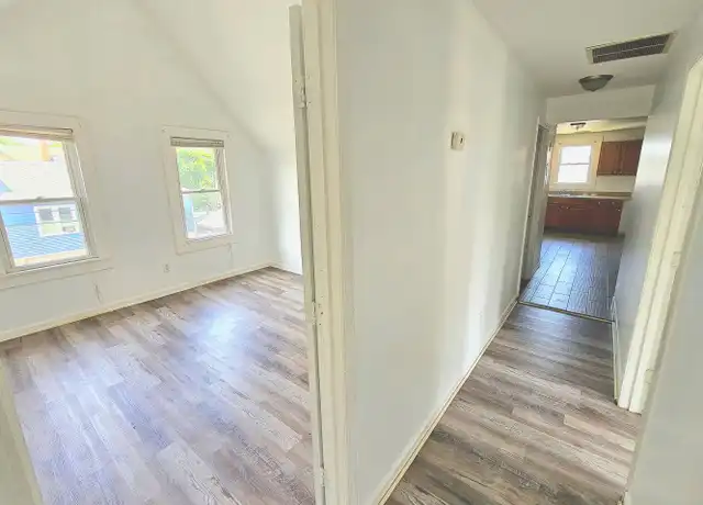 Property at 483 Ferry St Unit 3rd Floor, New Haven, CT, 06513, 3 beds, 1 bath, [object Object]