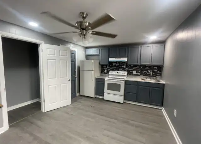 Property at 152 S Pine St Unit 4, York, PA, 17403, 1 bed, 1 bath, [object Object]
