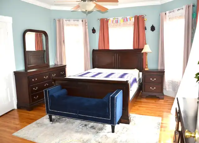 Property at 5 Charles St #1, Wakefield, MA, 01880, 3 beds, 2 baths, [object Object]