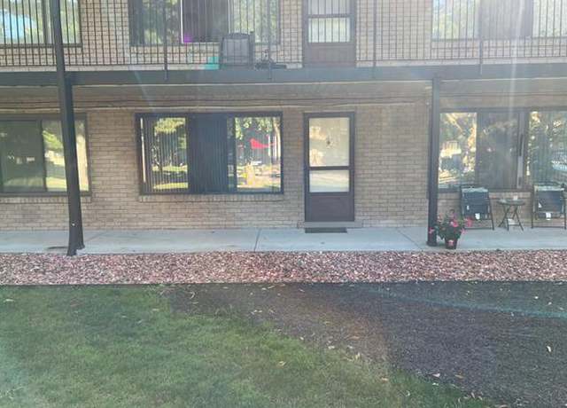 Photo of 995 S Cass Lake Rd Unit 121, Waterford Twp, MI 48328